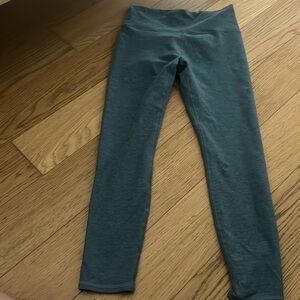 Vuori leggings size medium